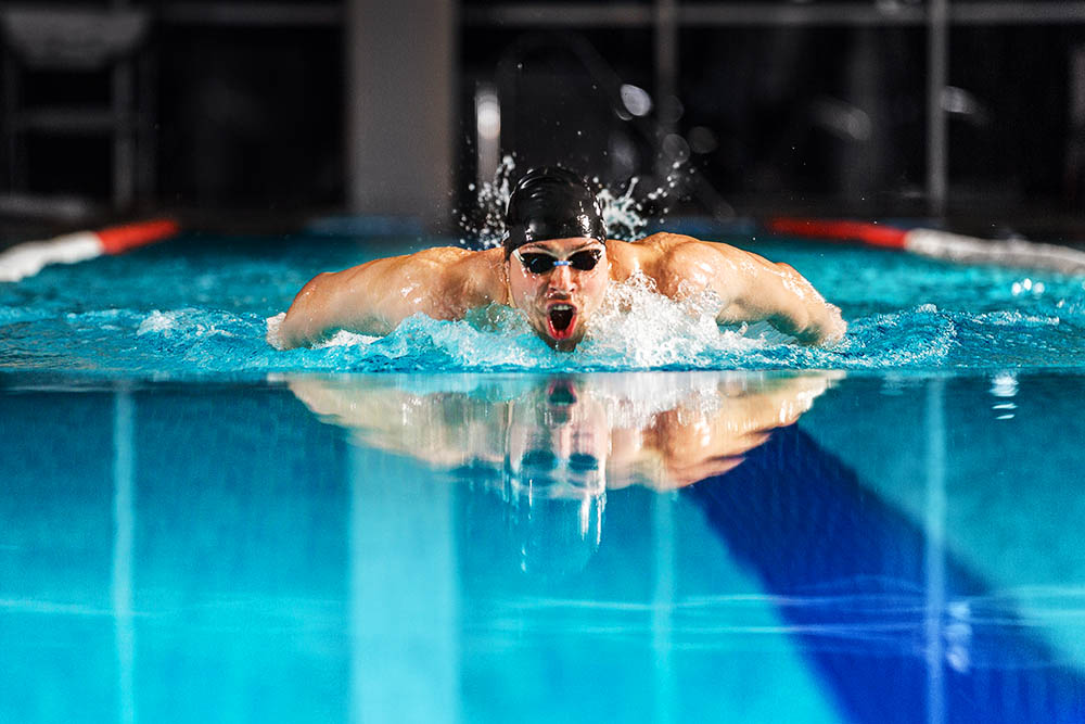 Sumérgete en la natación y descubre los beneficios para tu cuerpo y mente